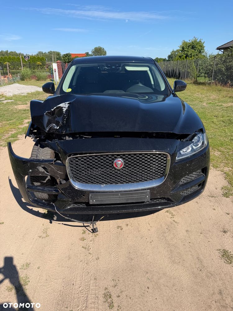 Jaguar F-Pace 20d Prestige - 9