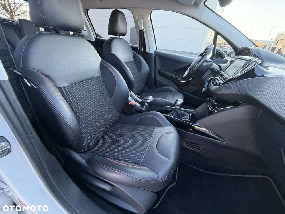 Peugeot 2008 PureTech 110 Stop&Start GT-Line Edition - 35