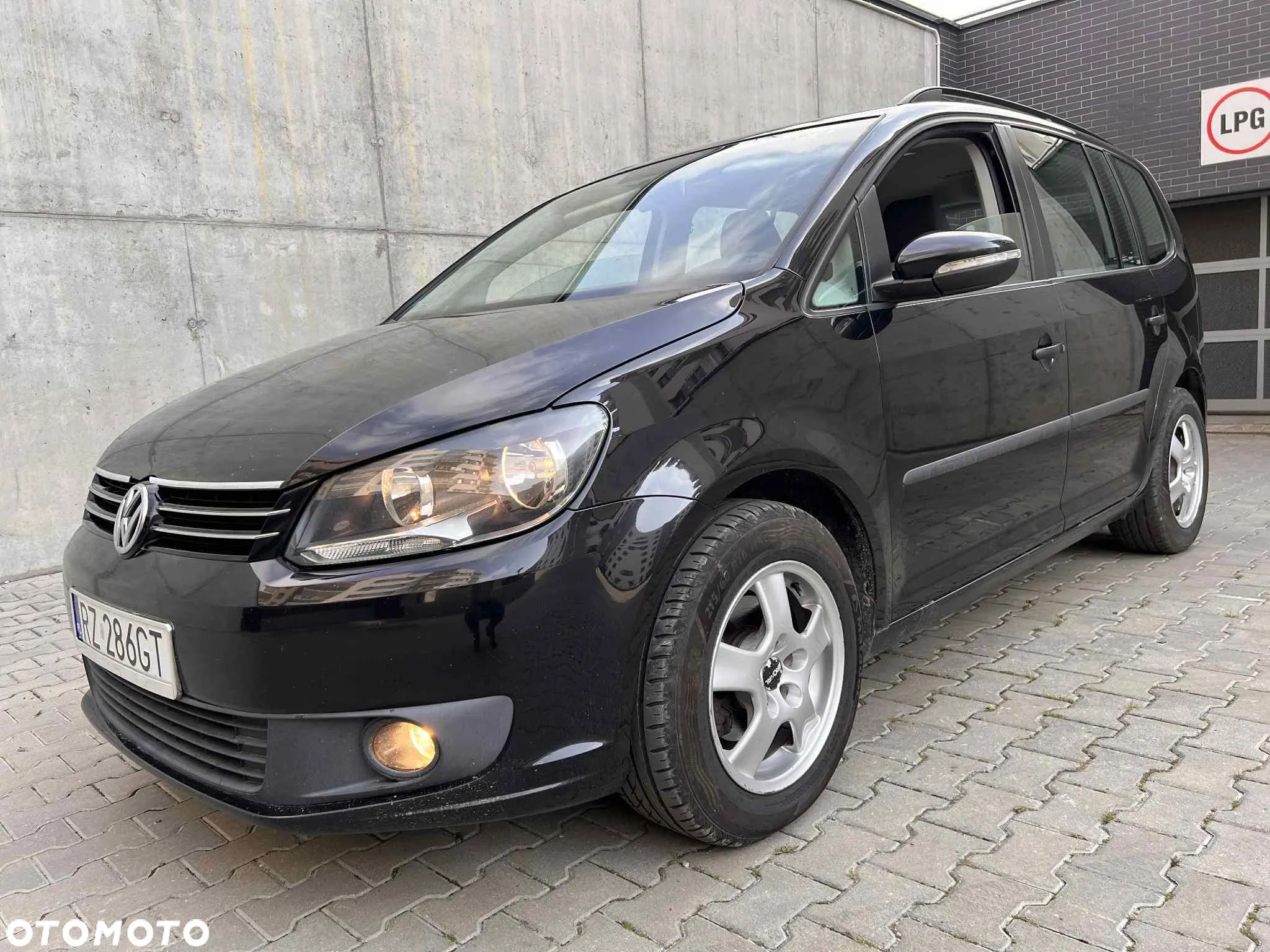 Volkswagen Touran 1.6 TDI DPF Trendline DSG - 1