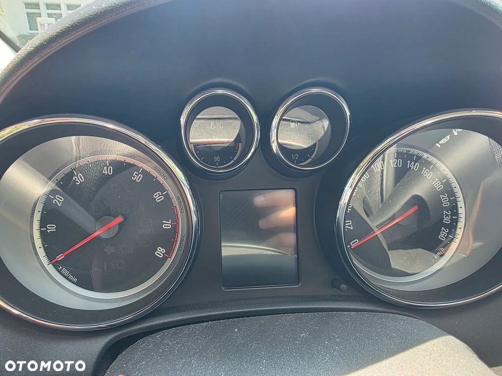 Opel Astra 1.6 T Cosmo - 6