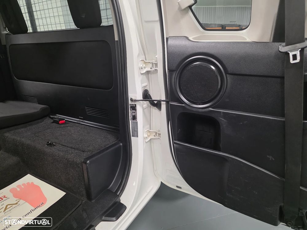 Toyota HILUX  2.4 D-4D 2WD CD - 33