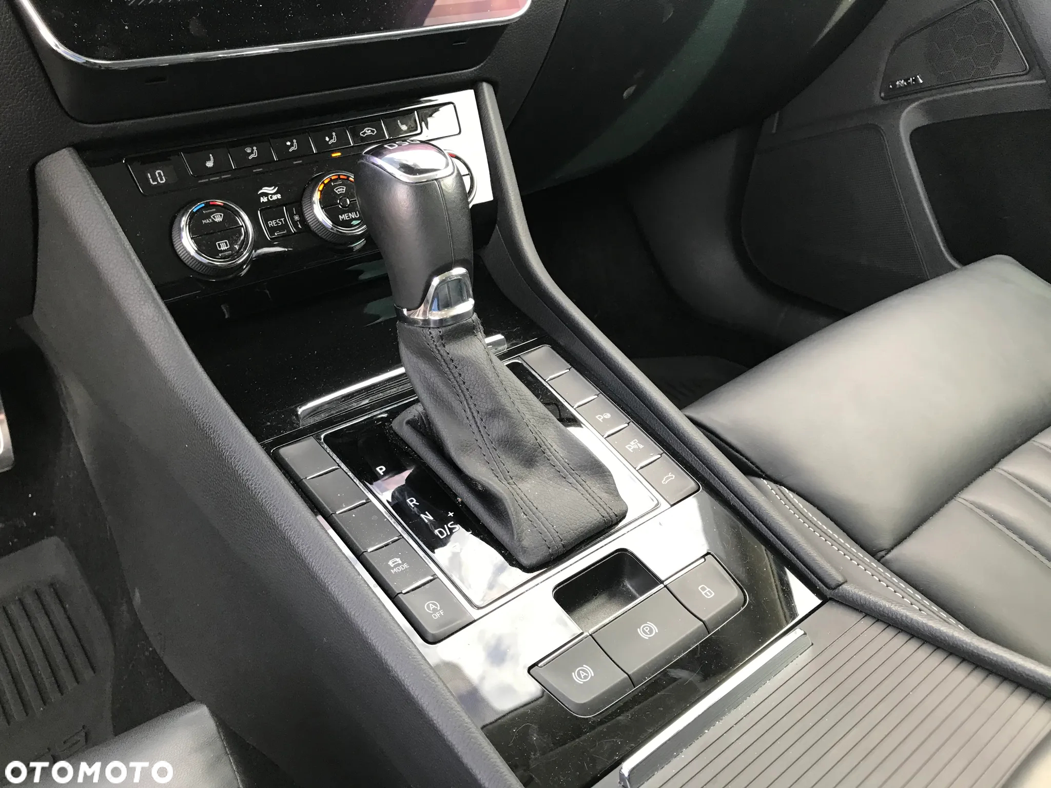 Skoda Superb 2.0 TDI SCR L&K DSG - 33