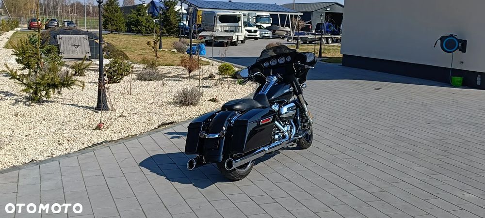 Harley-Davidson Touring Street Glide - 13
