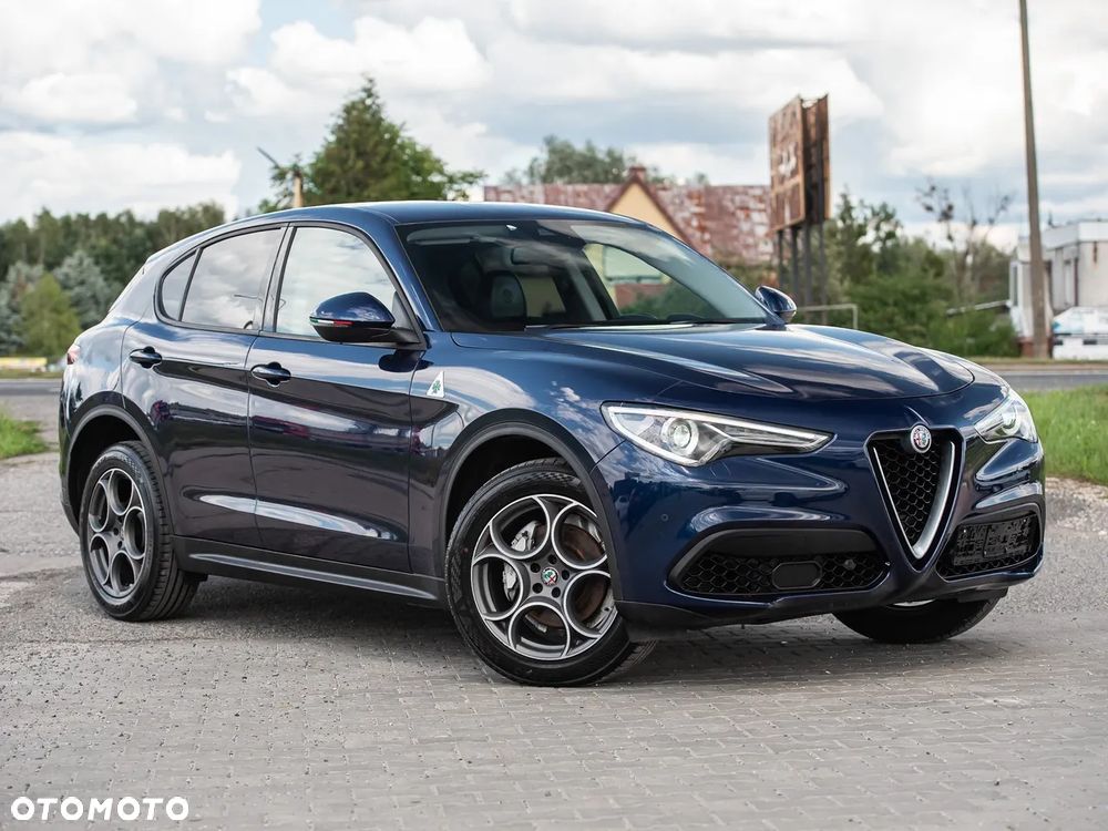 Alfa Romeo Stelvio - 1