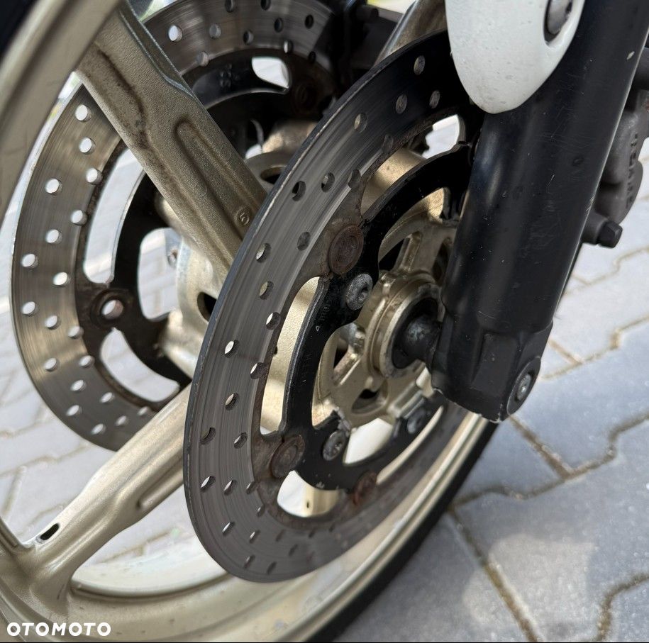 Suzuki Gladius - 14