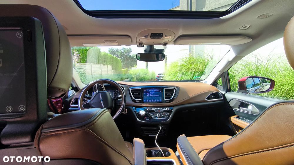 Chrysler Pacifica - 5