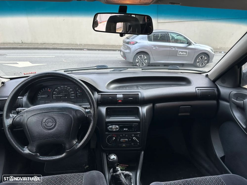 Opel Astra 1.4i 16V Sport - 15