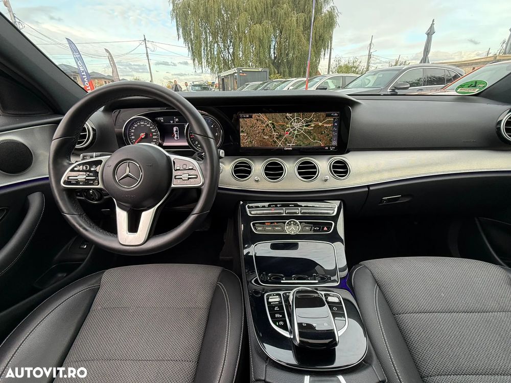 Mercedes-Benz E 220 d 4Matic T 9G-TRONIC Avantgarde - 17