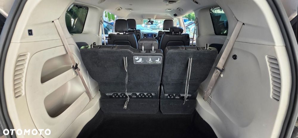 Chrysler Pacifica - 30