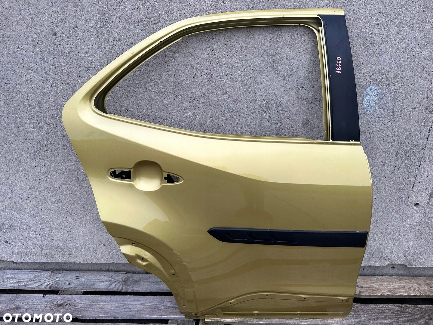 DRZWI TYL TYLNE PRAWE TOYOTA YARIS IV 4 CROSS 2020- BARDZO LADNE ORYGINALNE - 1