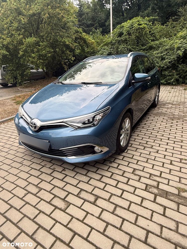 Toyota Auris 1.6 D-4D Prestige - 2