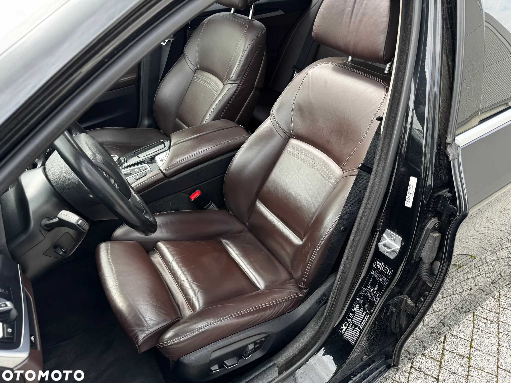 BMW Seria 5 525d Touring Luxury Line - 13