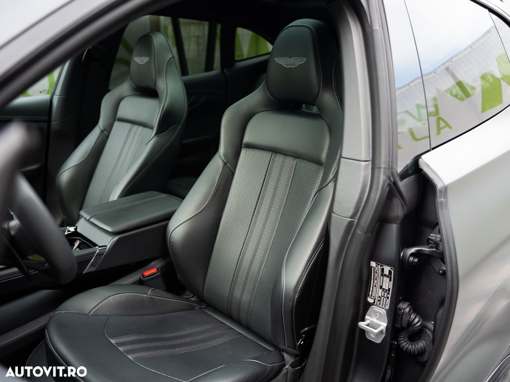 Aston Martin DBX - 28