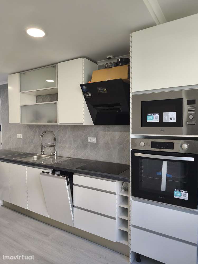 T2 Em Benfica, Totalmente Remodelado, Como Novo, Cozinha Equipada - Grande imagem: 2/20