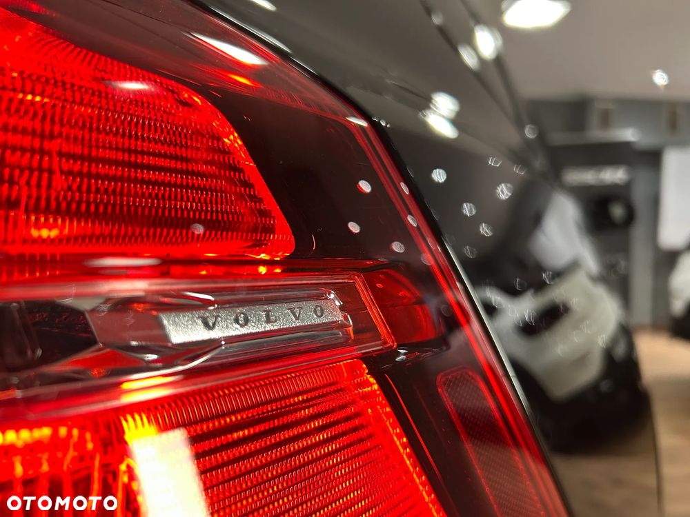 Volvo XC 60 B4 B Plus Dark - 13