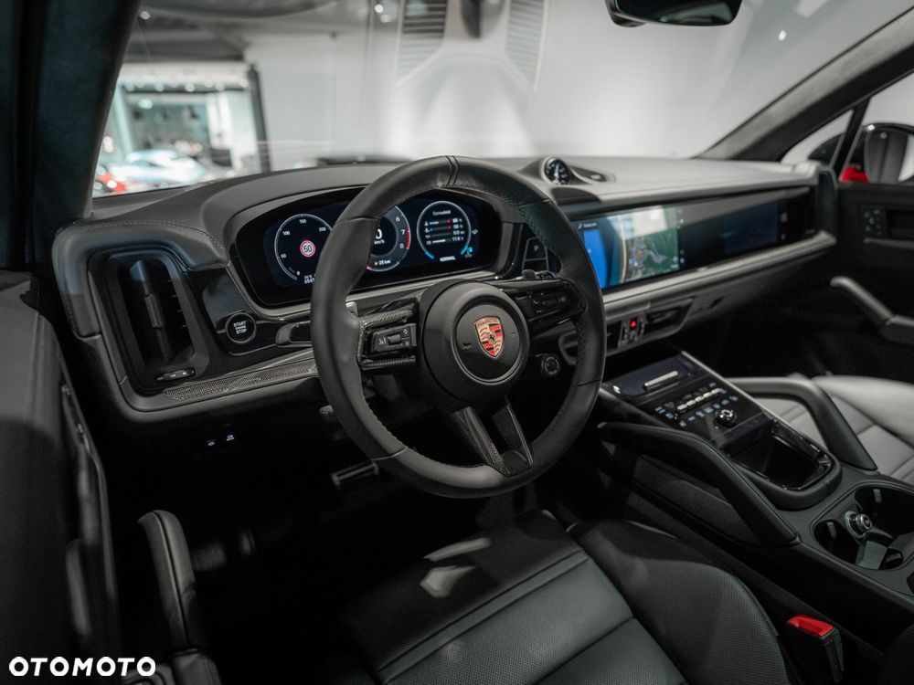 Porsche Cayenne GTS - 19