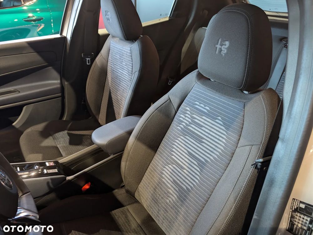 Alfa Romeo Junior 1.2 mHEV Ibrida eDCT - 23