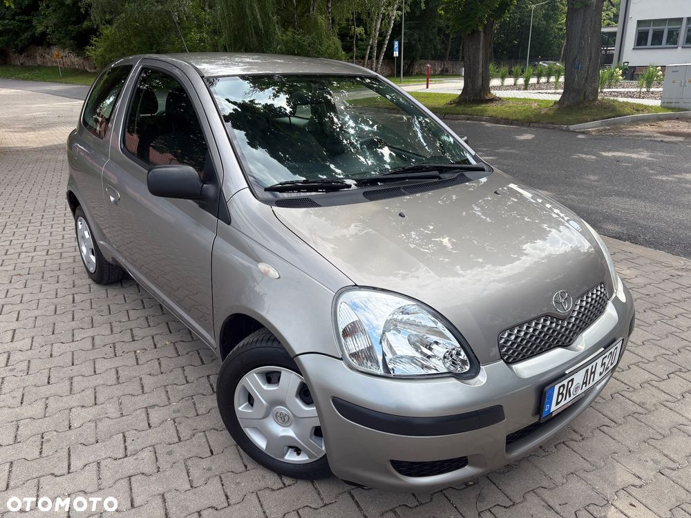 Toyota Yaris 1.0 - 11