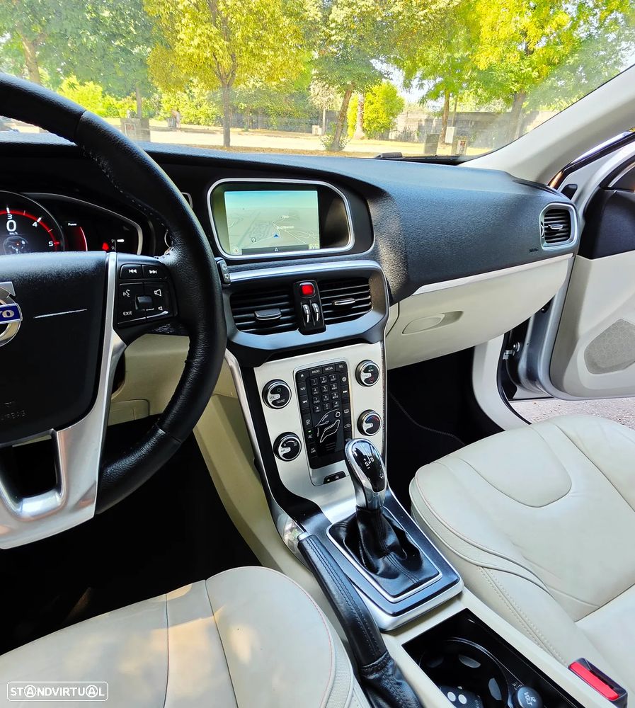 Volvo V40 2.0 D2 Volvo Ocean Race Geartronic - 32