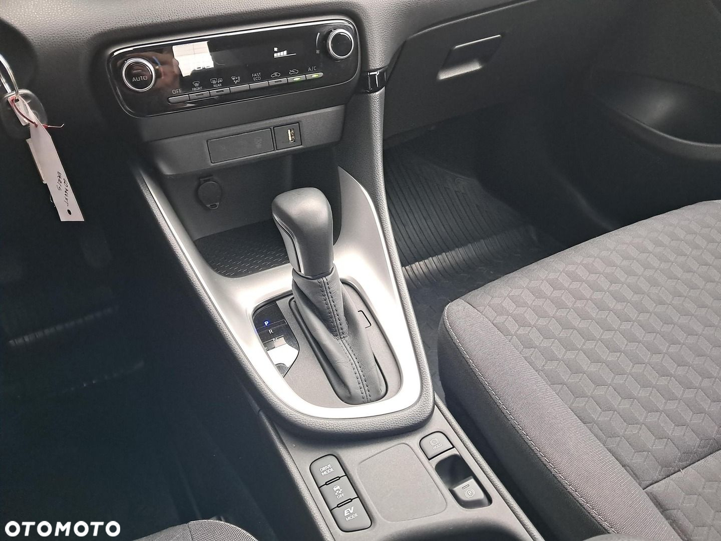 Toyota Yaris - 19