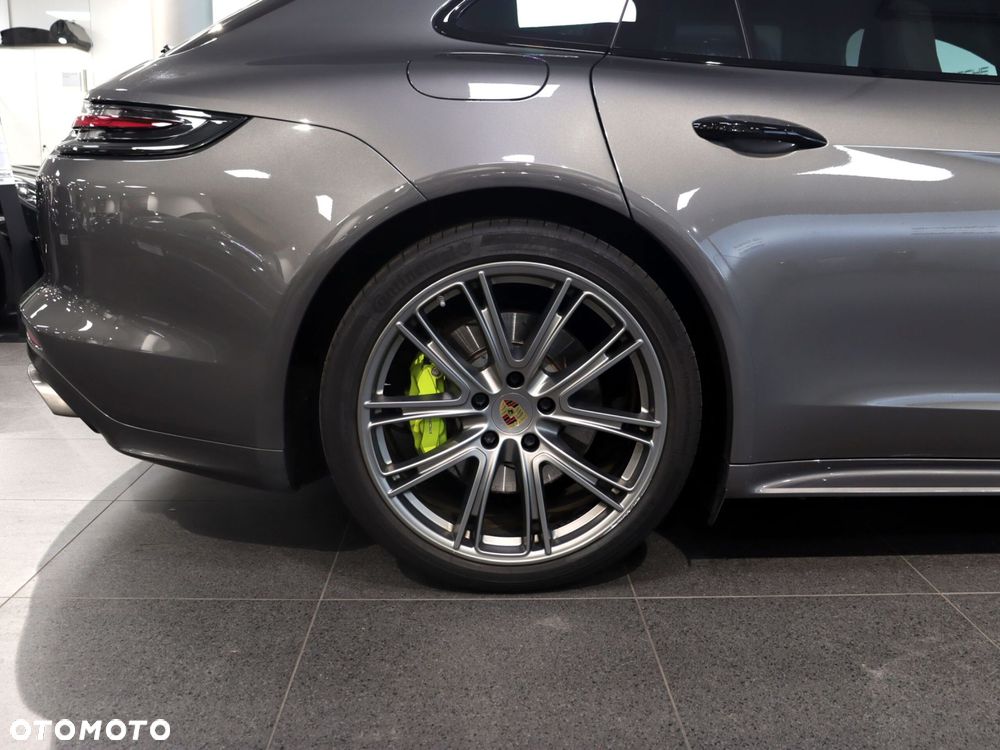 Porsche Panamera 4 E-Hybrid - 13