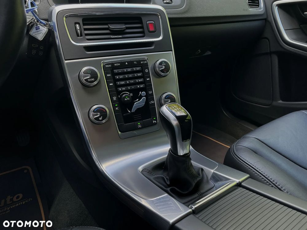 Volvo V60 D2 Momentum - 31