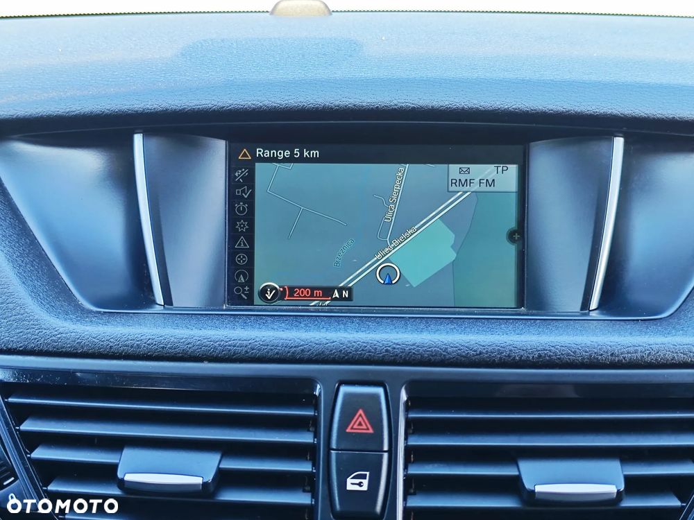 BMW X1 sDrive18d Sport Line - 24