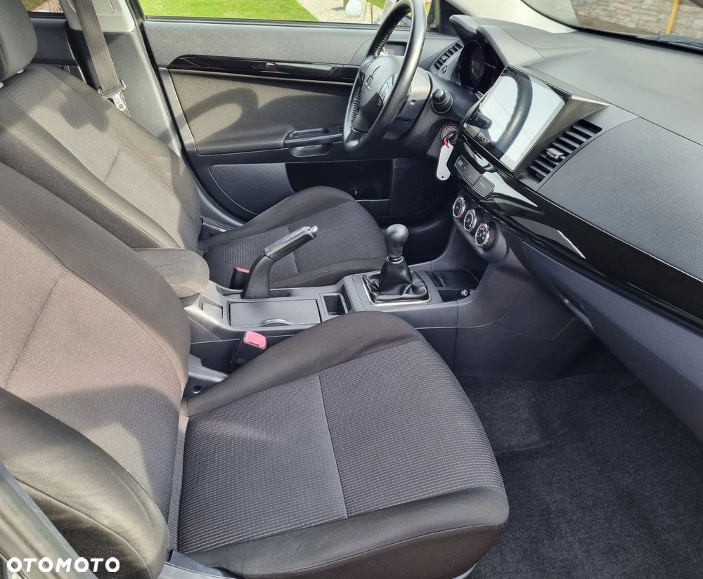 Mitsubishi Lancer - 15