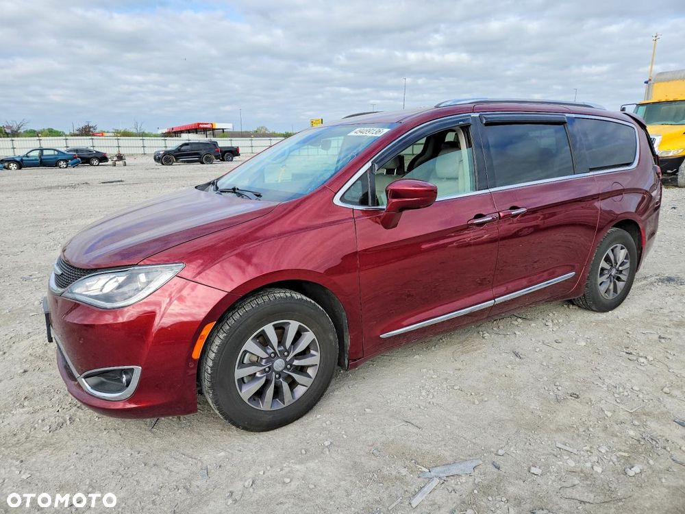 Chrysler Pacifica - 2
