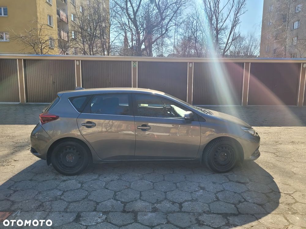 Toyota Auris 1.6 Premium - 6