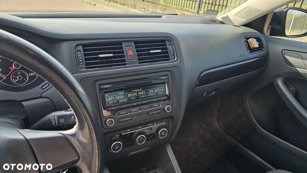 Volkswagen Jetta 1.6 TDI BMT Trendline - 10