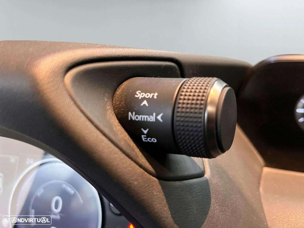 Lexus UX 250h Business - 26