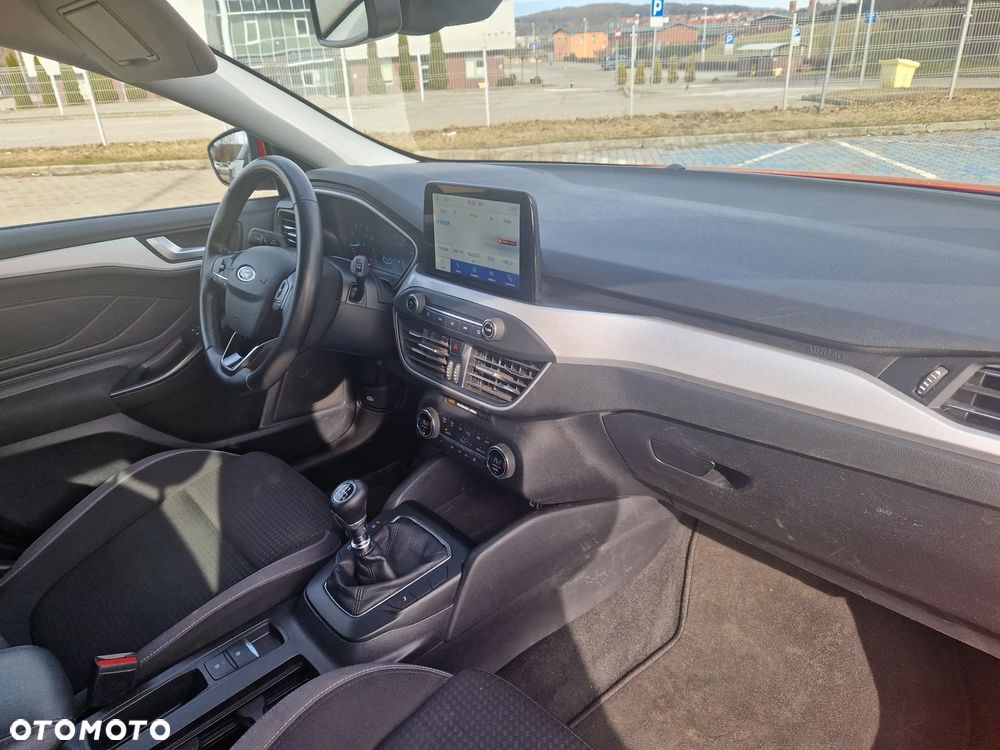 Ford Focus 1.0 EcoBoost Titanium - 17