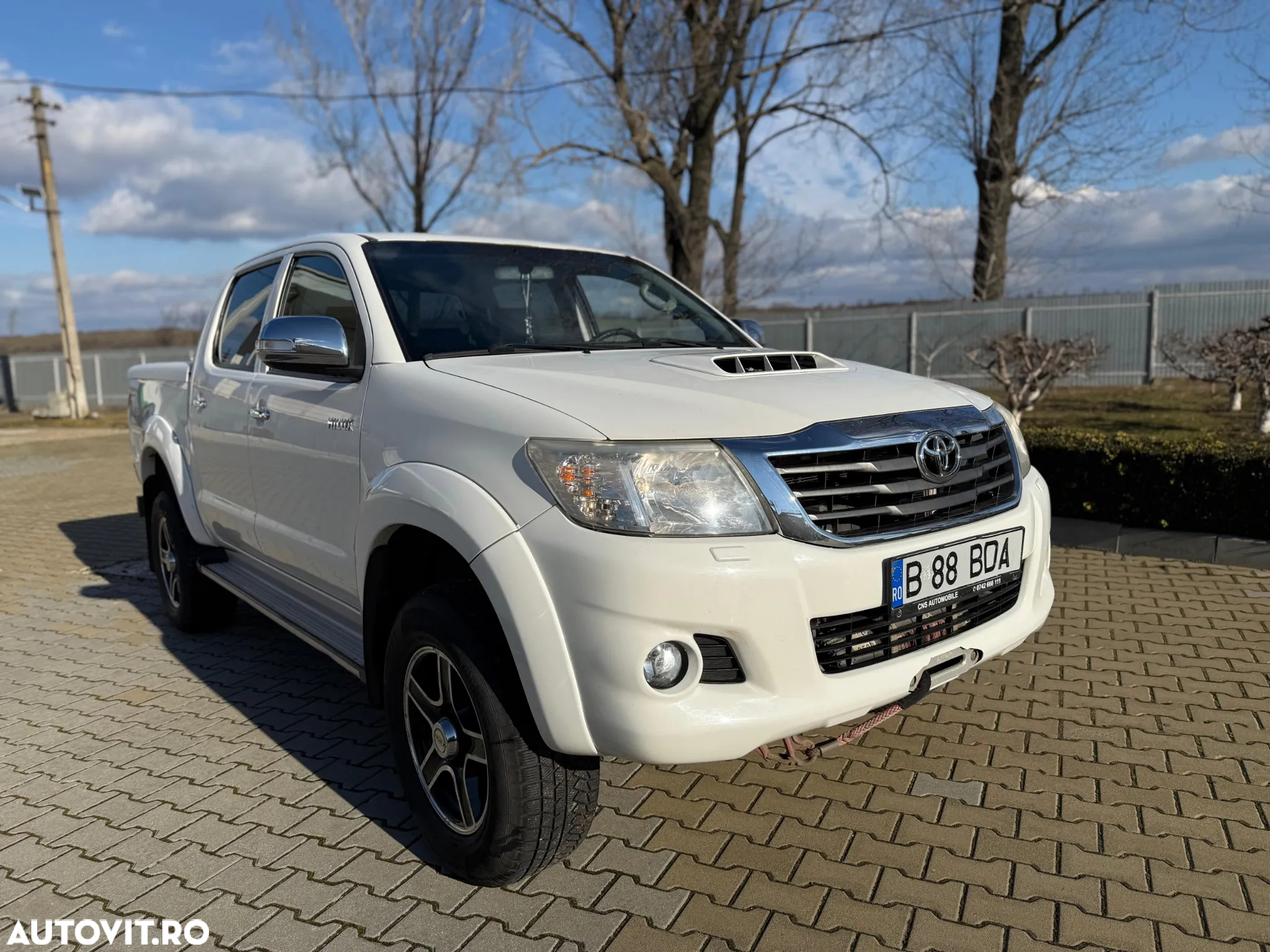 Toyota Hilux 4x4 Cabina Dubla Style+ Aut. - 2