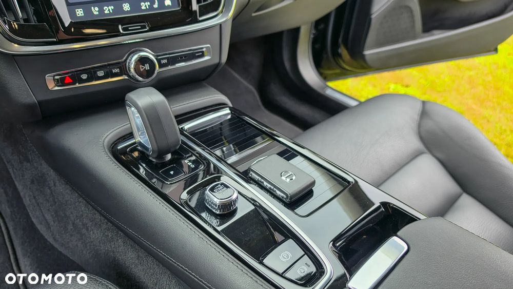 Volvo V90 T6 Recharge AWD Core - 24
