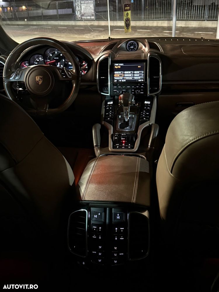 Porsche Cayenne - 7