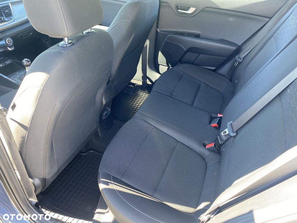Kia Rio - 11