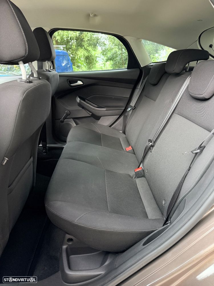 Ford Focus 1.0 SCTi Titanium - 13