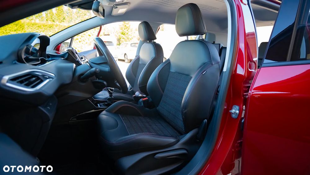 Peugeot 2008 BlueHDi FAP 120 STOP & START GT-Line Edition - 30