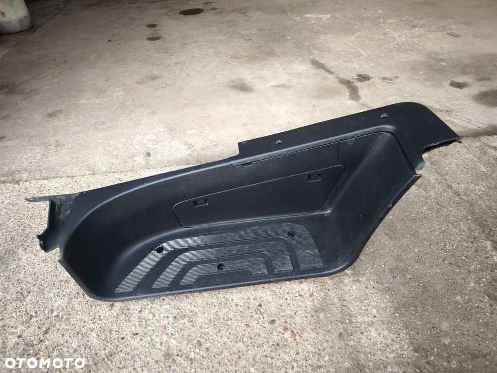 Osłona stopnia nakładka prawa Mercedes-Benz sprinter 907 910 A9106864000 - 1