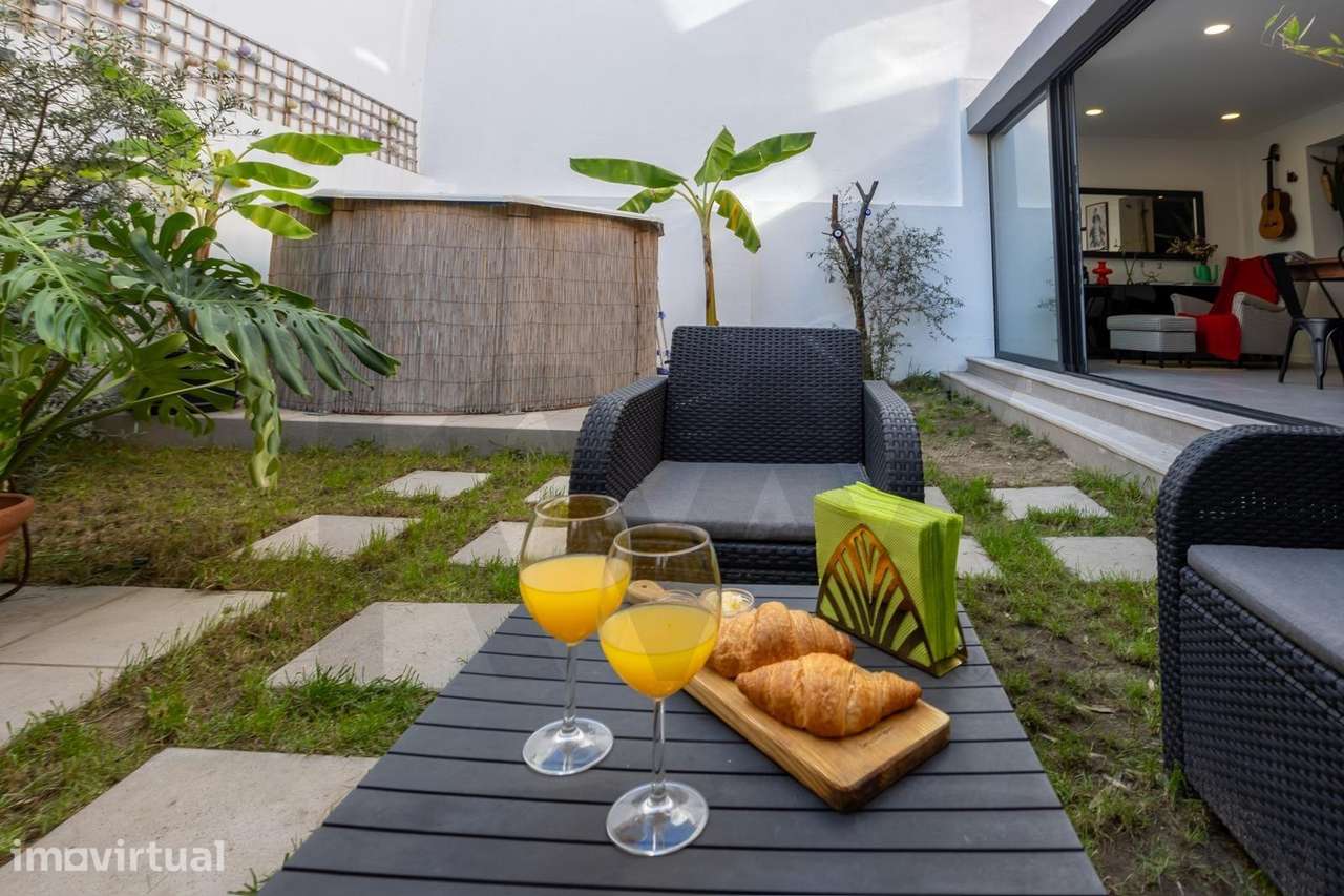 Apartamento T2  no Centro do Barreiro com logradouro e piscina - Grande imagem: 3/57