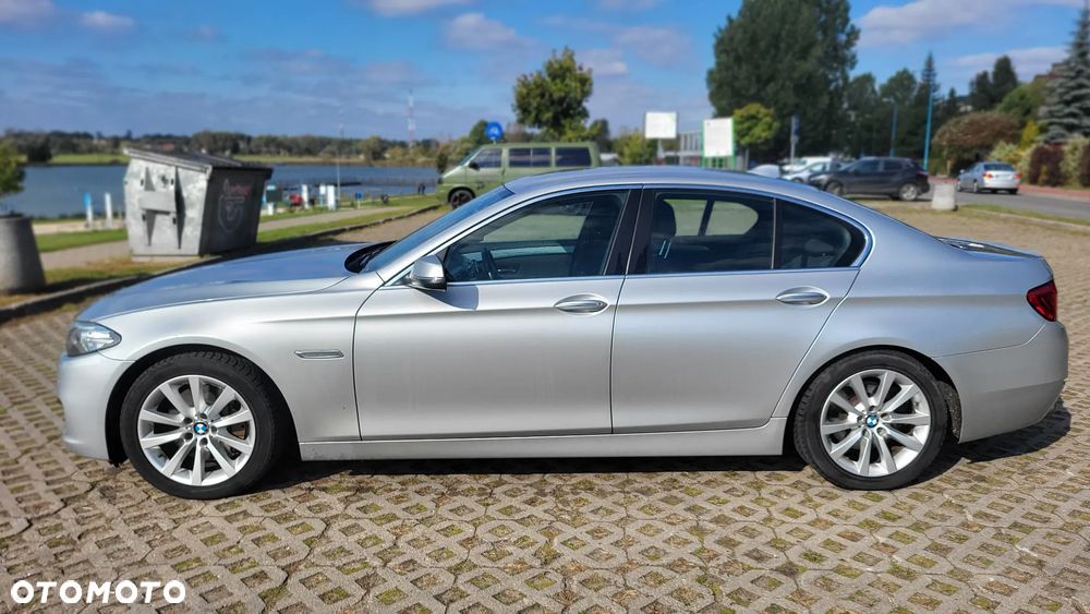 BMW Seria 5 525d xDrive - 4