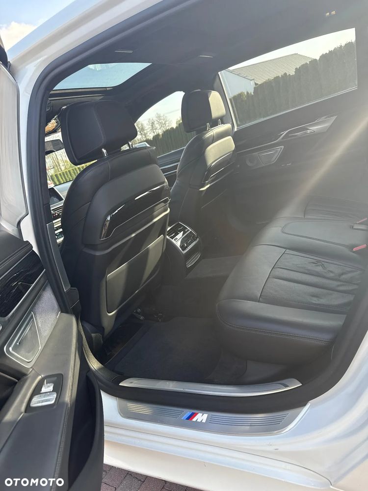 BMW Seria 7 750Li xDrive sport - 19
