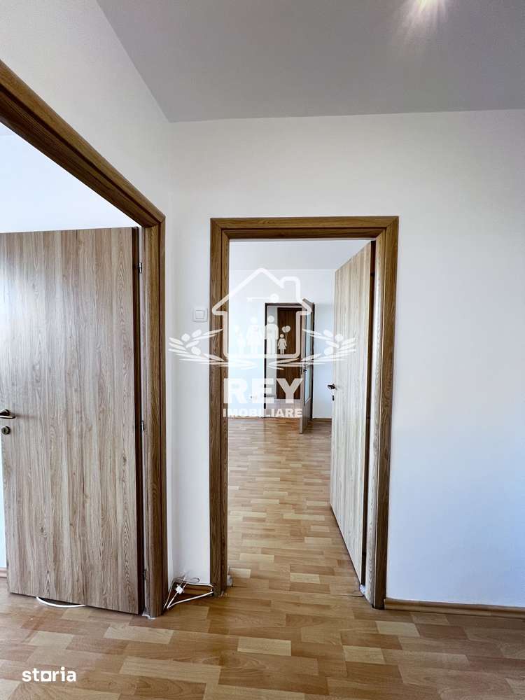 Apartament 2 camere,bloc cu lift, Str. Oștirii/Mihai Viteazul/N.Iorga — fotografia 1