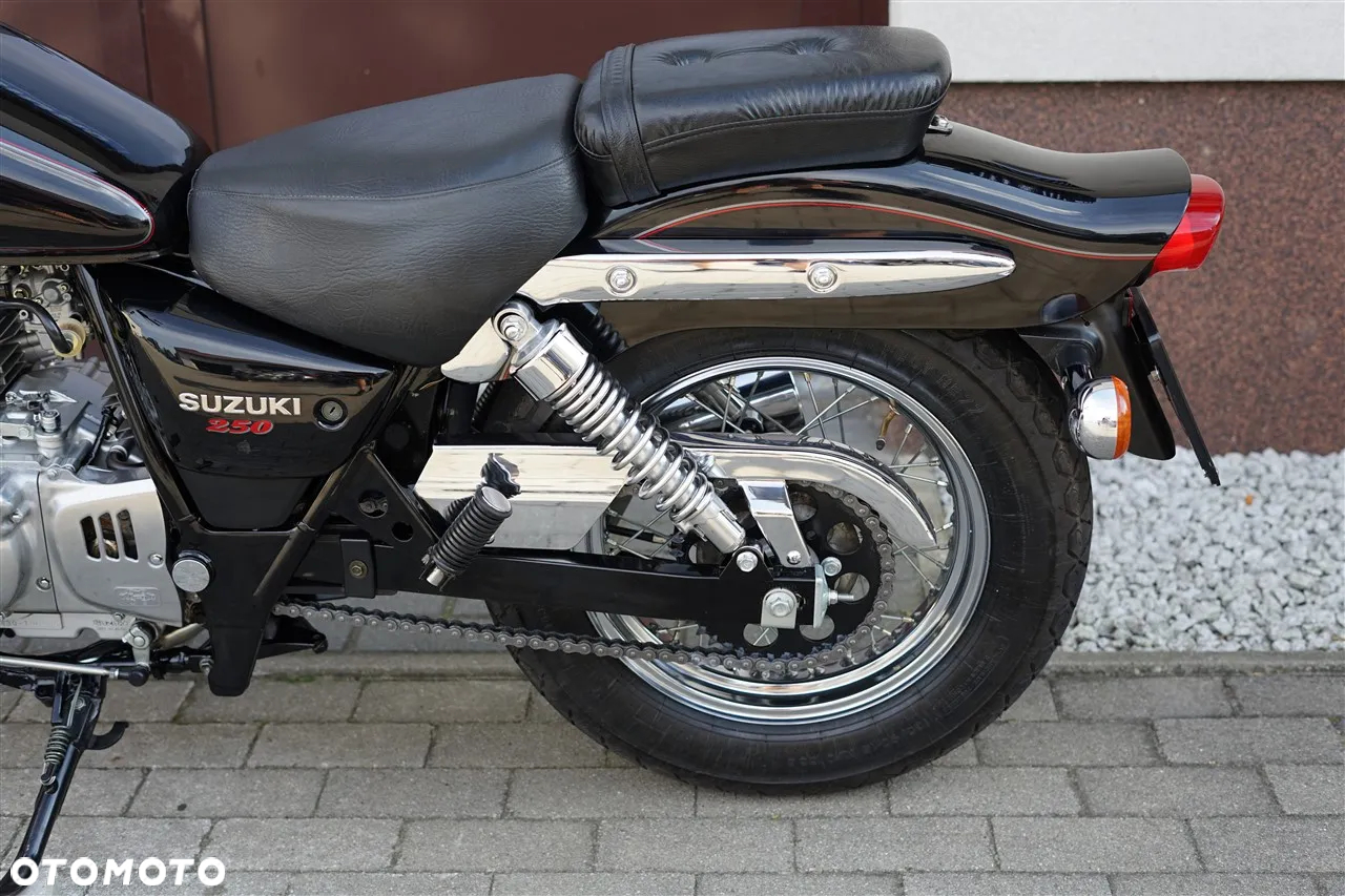 Suzuki GZ - 21