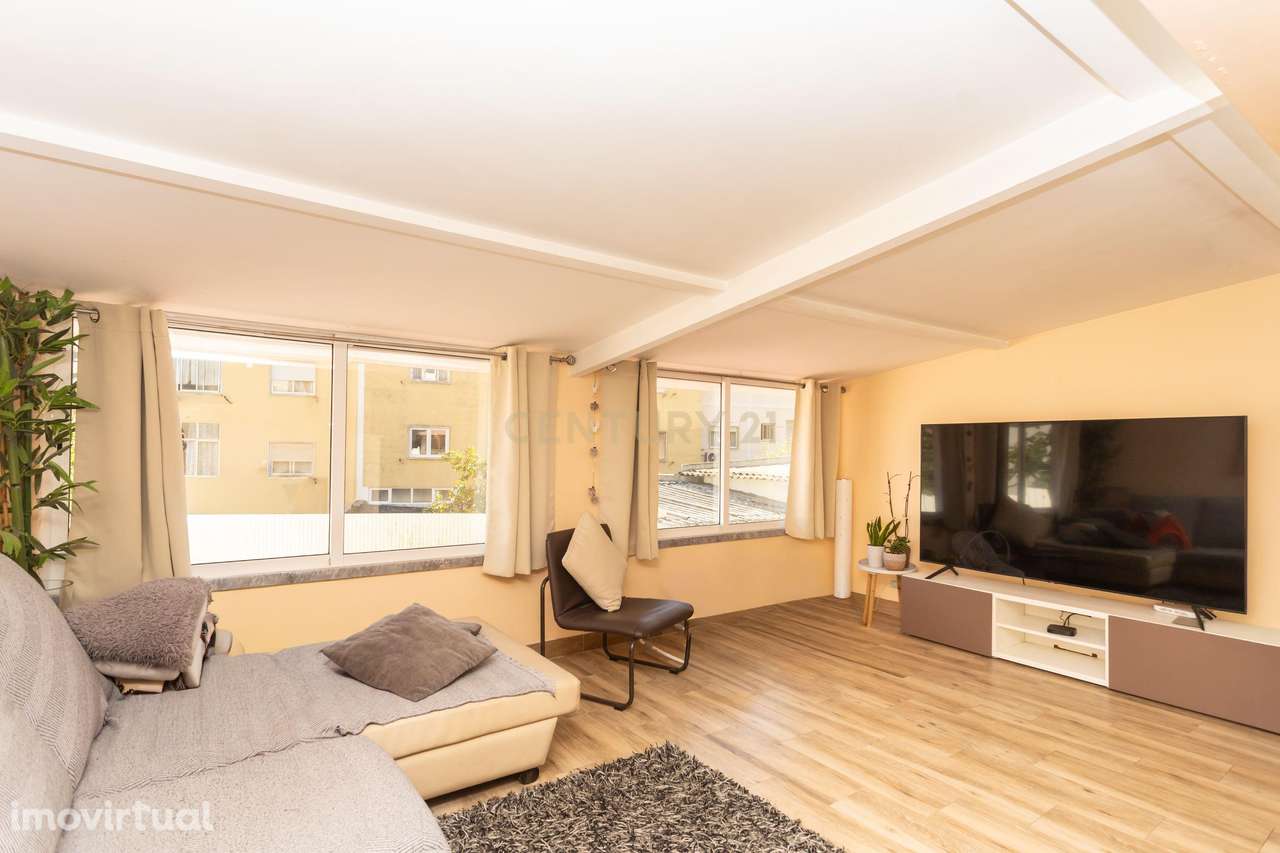 Apartamento Renovado T2 em Seixal com Logradouro de 135m2 - Grande imagem: 4/29