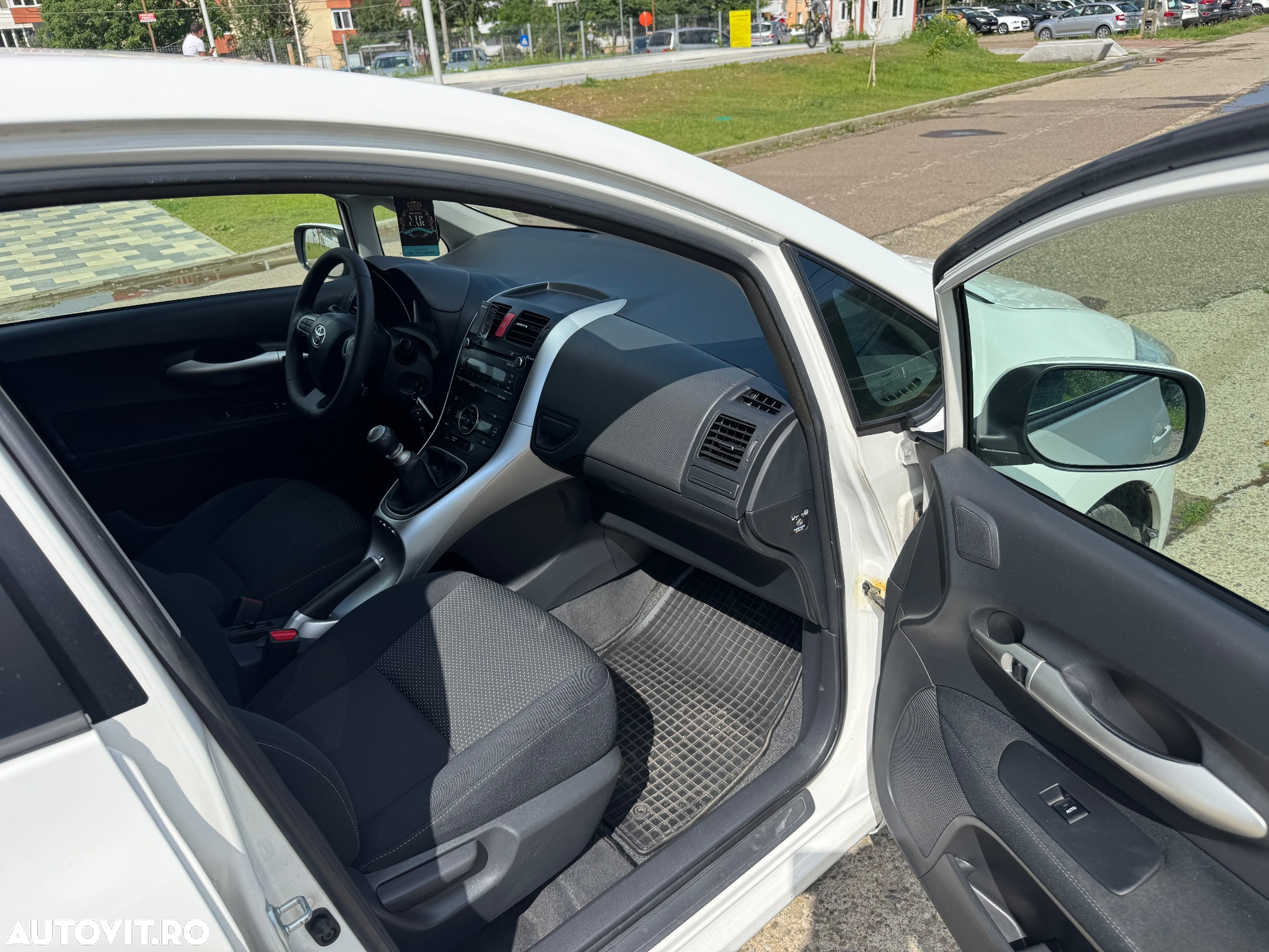 Toyota Auris 2.0 D-4D Executive - 11
