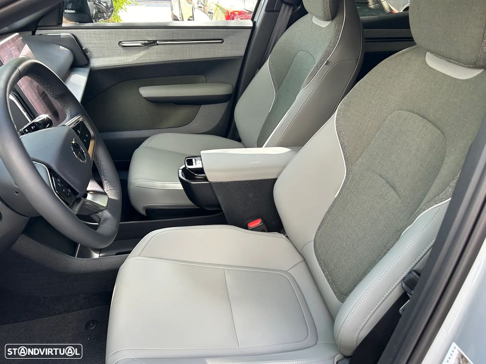 Volvo EX30 69 kWh Twin Motor Plus - 12