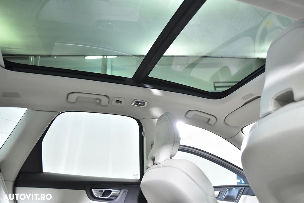 Volvo XC 60 T8 AWD Recharge Geartronic Inscription - 22