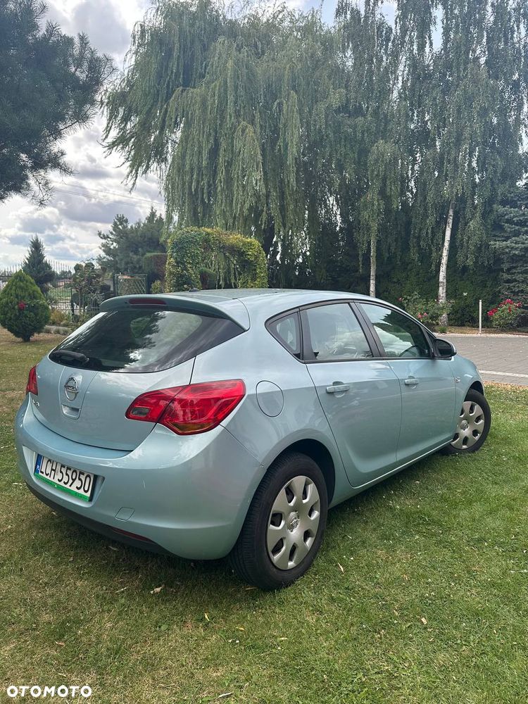 Opel Astra 1.6 Cosmo - 8